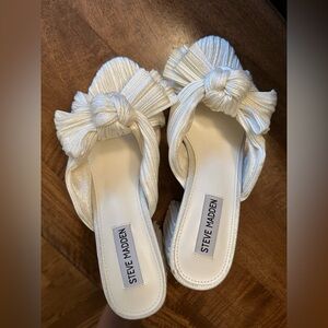 Steve Madden Cream Knotted Sandals